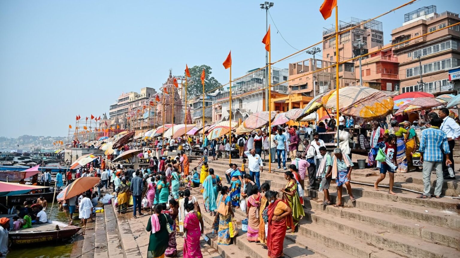 Spiritual gathering in Varanasi, India