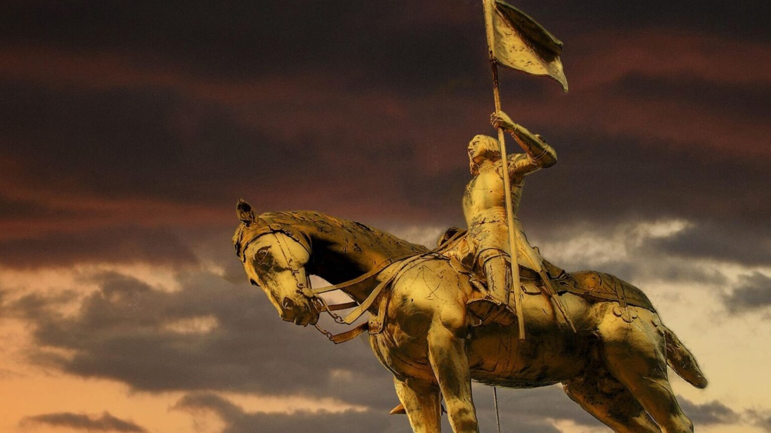 Golden statue of Joan of Ark
